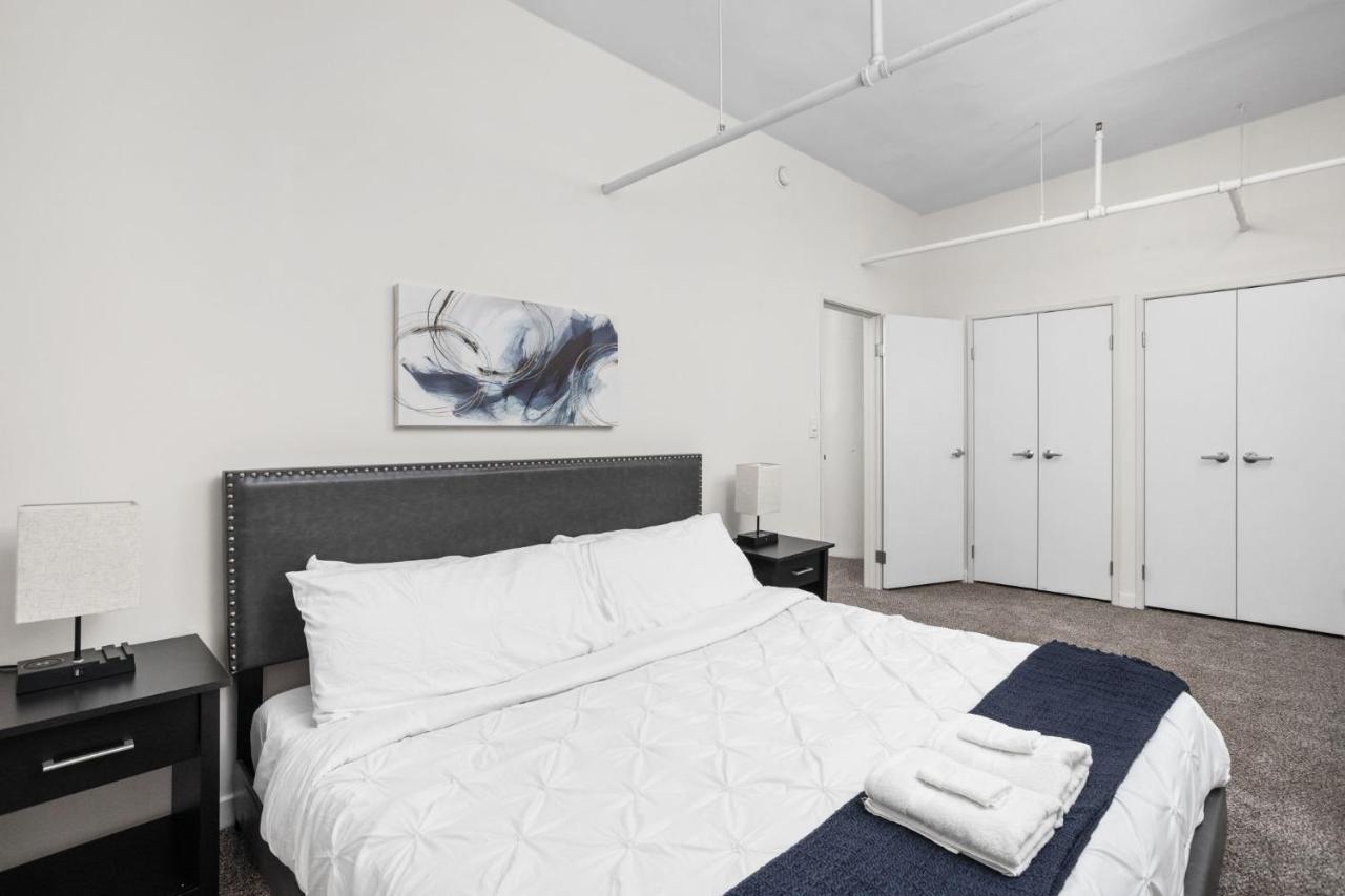 2Br 2Ba In The Block Apartment By Cozysuites Индианаполис Экстерьер фото