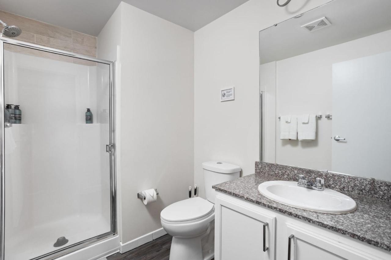 2Br 2Ba In The Block Apartment By Cozysuites Индианаполис Экстерьер фото